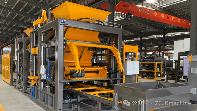Сервозадвижвани машини за производство на блокове: Намалете разходите за електроенергия с 30–50% с енергийно ефективна технология